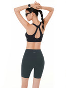 Running Front-Zip Bra