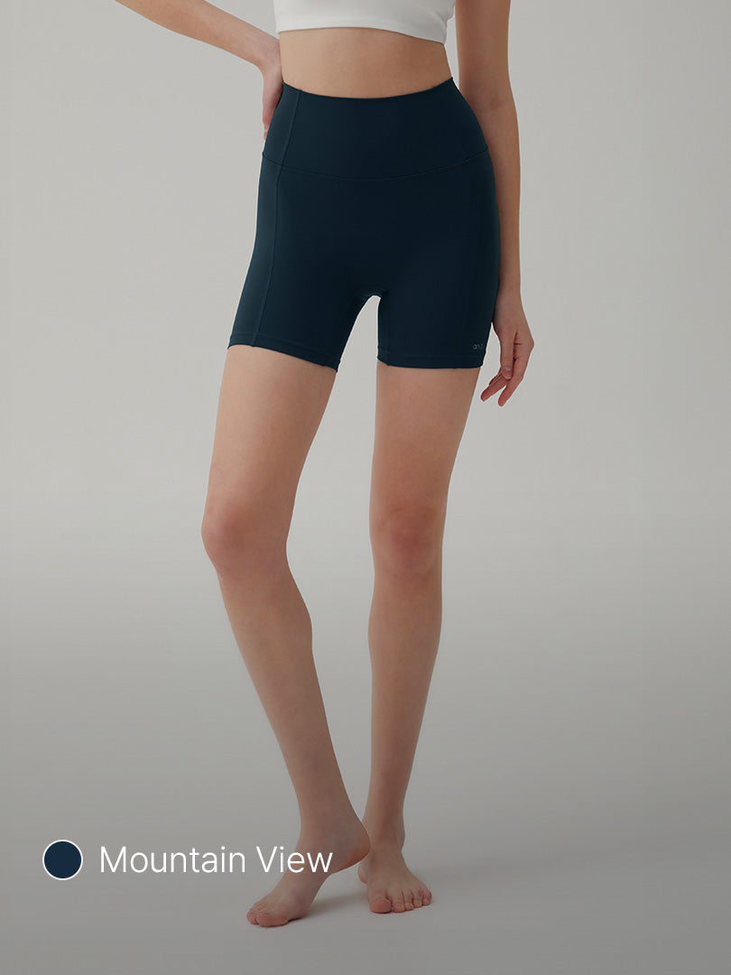 [SET] Airywin Mock Neck Zip Longline Bra & Short Leggings